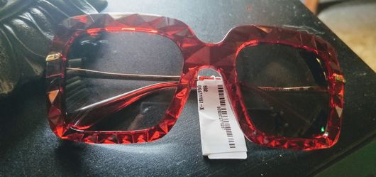 Authentic Designer handbags, wallets, shoes, clothing and sunglasses!