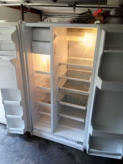Kenmore White 25.7 Cu Ft Side By Side Fridge/Freezer