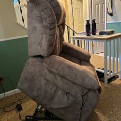 Power Lift Reclining Chair, Great Condition, Comes As Two Pieces(top/bottom)
