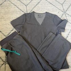 Figs Women’s Graphite Scrub Set Size Medium Kade Cargo Pants And Casma Top