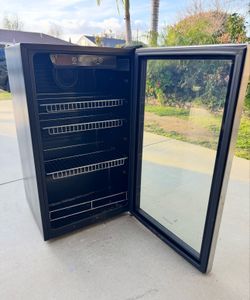 Insignia mini fridge