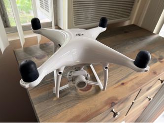 DJI Phantom 4 Quadcopter Drone with Controller