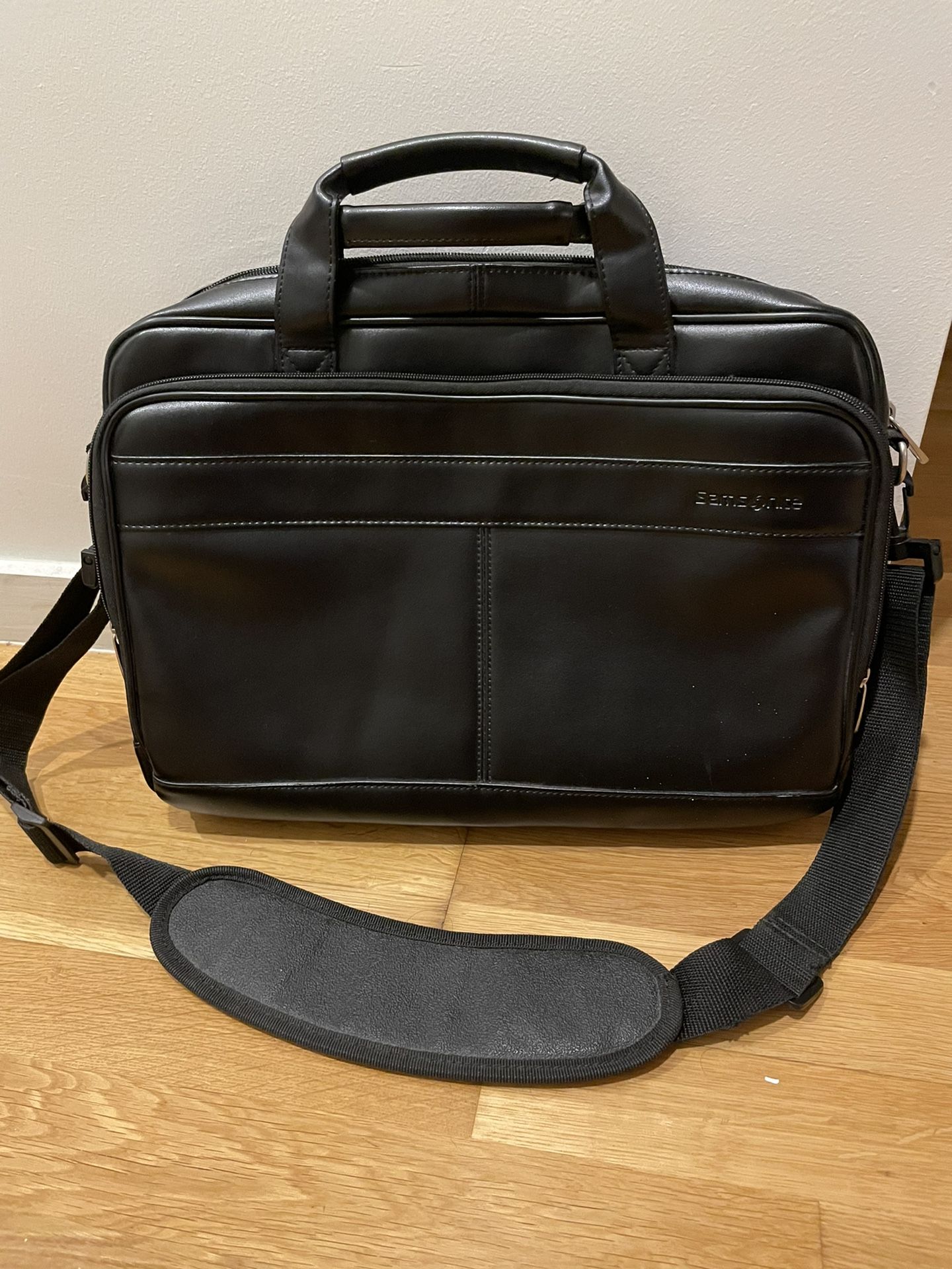 Samsonite Black Leather Briefcase 