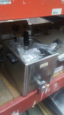 Electric or gas countertop fryer