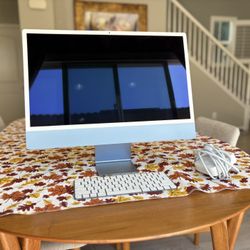 Pristine Apple iMac With Mouse And Keyboard