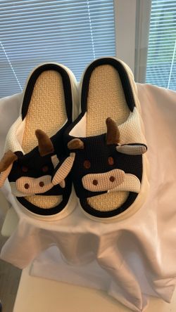 Cute Cow Slippers/Pantuflas Cómodos Y Con Estilo De Vaca.