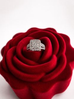Engagement ring **READ DESCRIPTION**