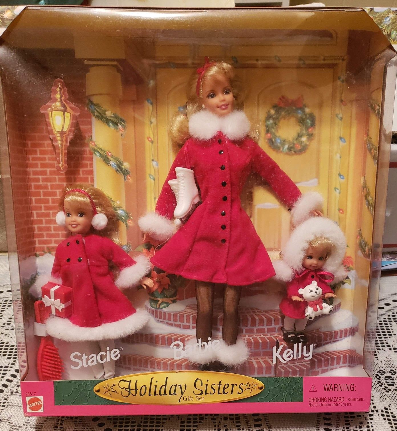 Holiday Sisters Barbie Gift Set