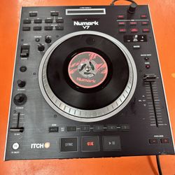 Numark V7 DJ Turntable 