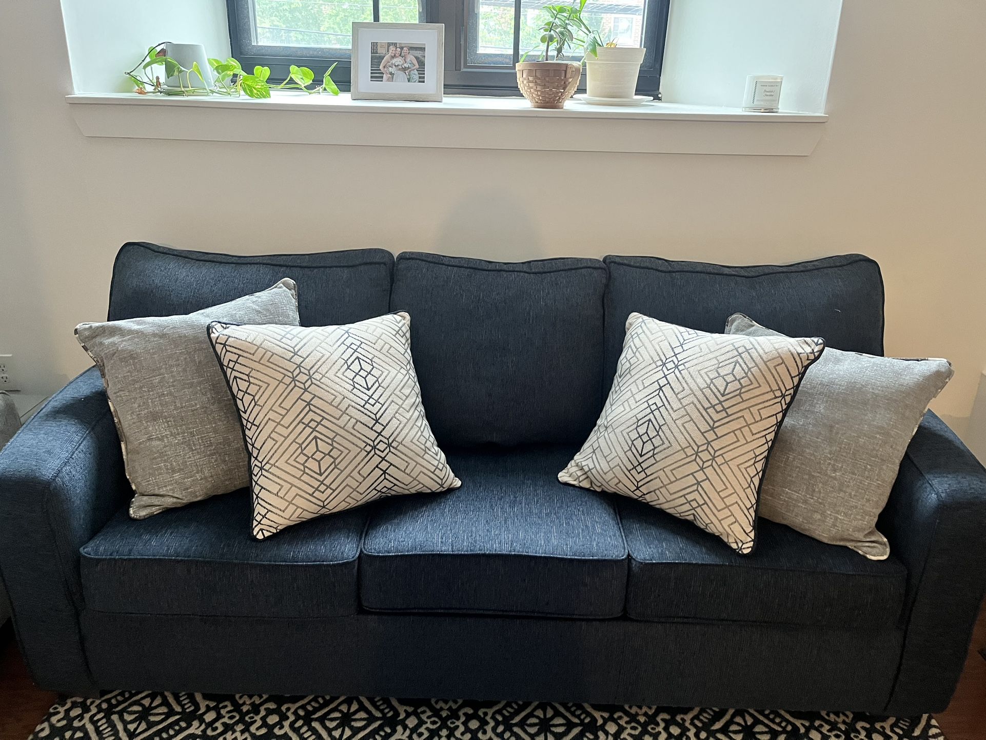 Raymour and Flanagan Queen sleeper Sofa