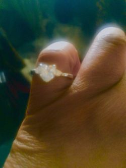 BEAUTIFUL HEART SHAPED LADIES STERLING SILVER RING STAMPED 925. CUBIC ZIRCONIA STONE. IN SIZE 6,8,9