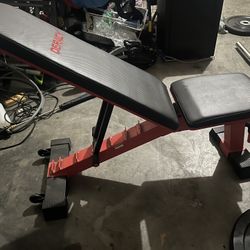 DARCY Adjustable weight bench (barely Used)