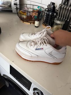 Reebok size 8 women