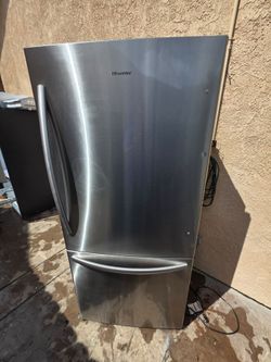 Hisense Apartment refrigerator w30 h67