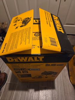 DEWALT Stealthsonic Quiet 12-Gallon 5.5 HP Corded Wet/Dry Shop Vacuum with Accessories