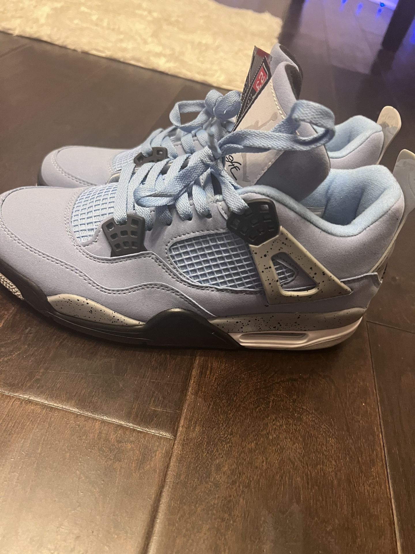 Jordan 4 Retro “University Blue”