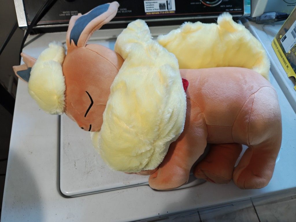 Jazwares Flareon Plush Pokemon
