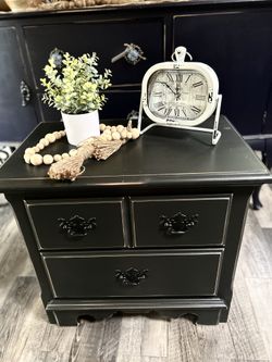 Black Farmhouse Style 2 Dr Nightstand 