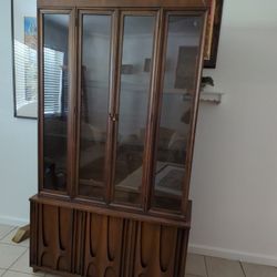China Cabinet Good Condition 