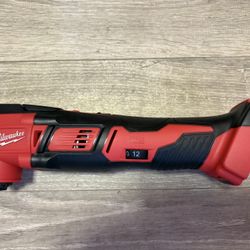Milwaukee M18 18V Lithium-Ion Cordless Oscillating Multi-Tool (Tool-Only)
