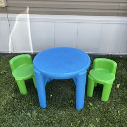 Kids Table & Chairs