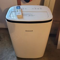 Honeywell Standing AC Unit