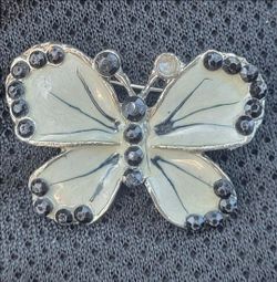 Butterfly pin