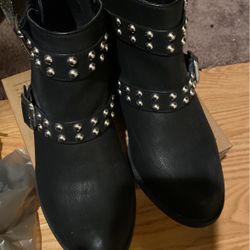 Report Black Stub Booties