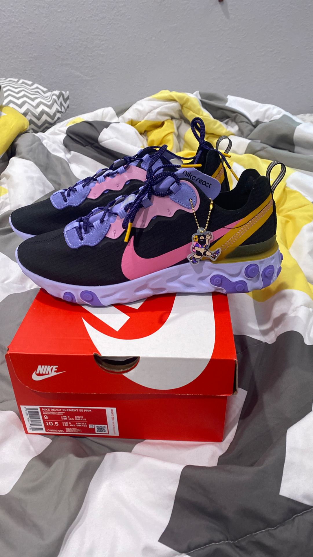 Brand New Reflective Nike React Element Size Never worn