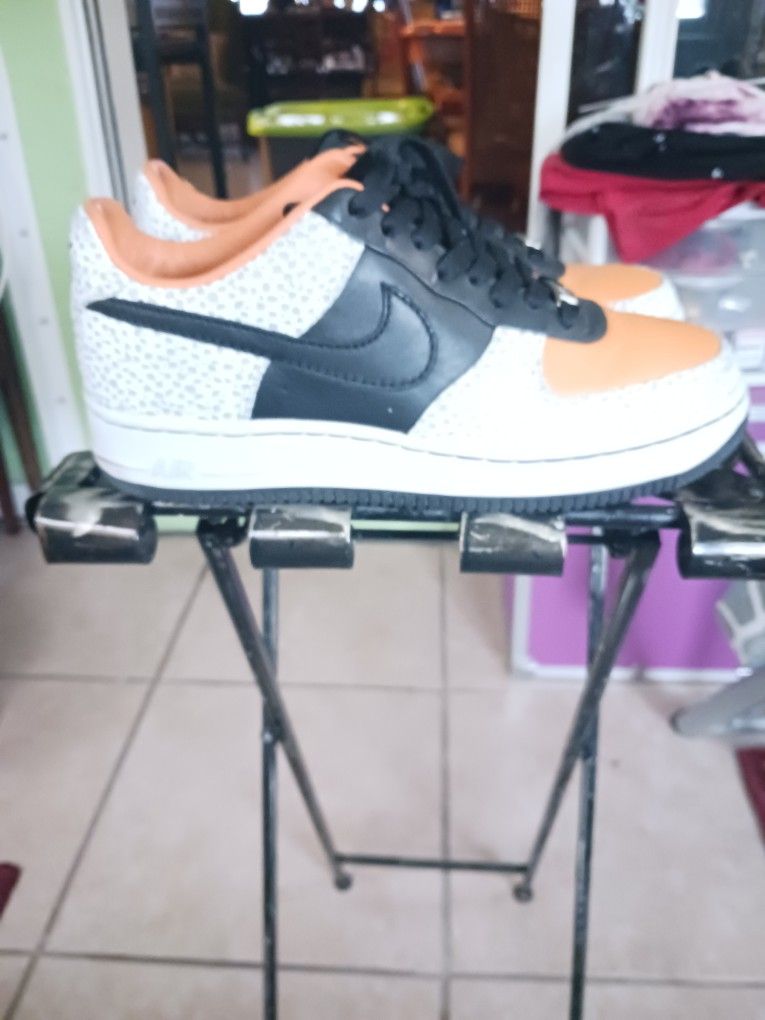 Air Force 1 Supreme Safari