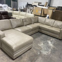 Avenell sectional 2024