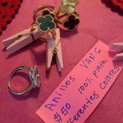 $45.   Especial Por El Dia De Las Madres Anillos Van C. Tallas 7 Y 8 . En Colores .Rijo. Verde Y Plateado .Plata Grabada 925