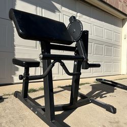 Bicep tricep machine titan brand