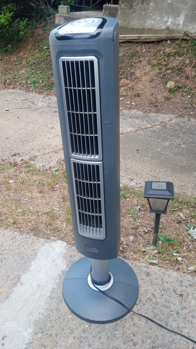 Lasko Oscillating Tower Fan Works Perfect