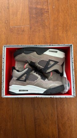 Jordan 4 Taupe Haze (GS) Sz 6.5Y