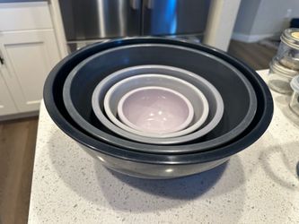 8 various mixing bowls