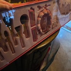 Glitz And Glam 30 Piece Rhinestones Essentials Collection