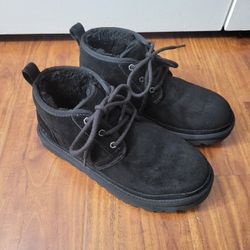 UGG BOOTS SIZE 8