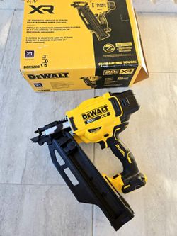 DeWALT 20V XR 21 degree Framing Nailer
