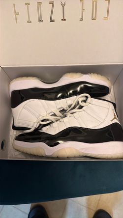 Air Jordon 11 retro white metallic gold black