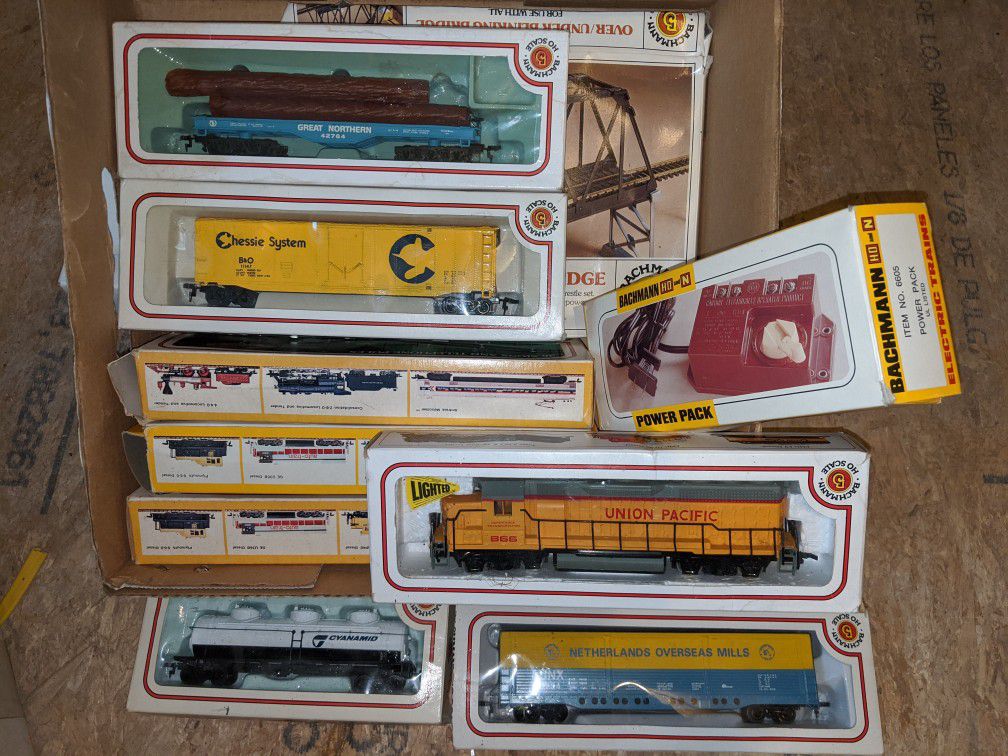 Train Cars & Lighted Engine, Track, Backmann Power Pack, Etc,
