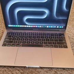 13"Macbook Pro Retina/Logic Pro X/Final Cut Pro/Serato DJ Pro 