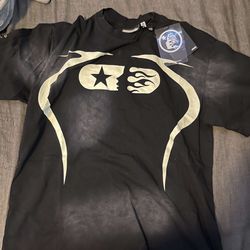hellstar tee size small with bag and tags and nfc tag