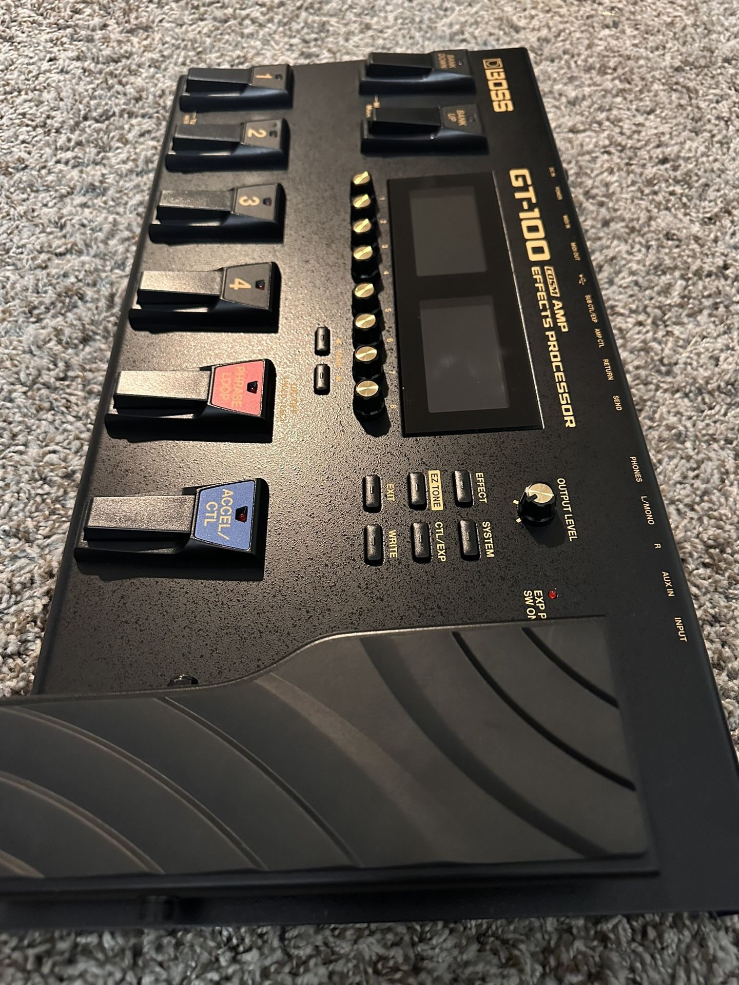 Boss GT-100 Guitar Multi-effects Pedal