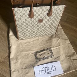 Gucci Bag Medium tote with Interlocking G