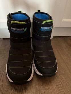 Skechers Winter Boots Child Size 4 Boy Girl