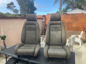 Bucket seats