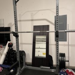 Squat Rack & Bar