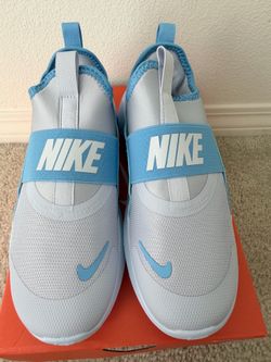 Brand new Nike Flex Runner 4 size 5Y big kids Running shoes