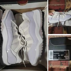 Jordan 11 Youth Size 1.5 Violet And White